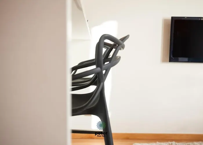 Peter Five Flat By Tonsdeverde * Braga